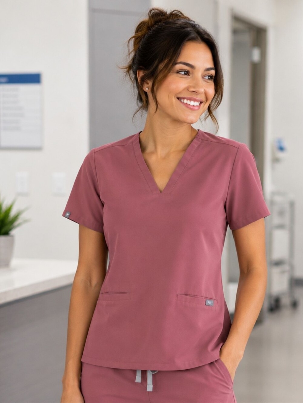 FIGS Technical Collection Women’s Scrub Top Mauve Pink Size Small V-Neck